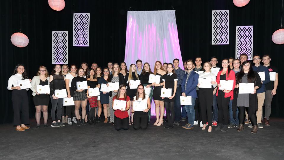 Remise de 20 500 $ en bourses aux étudiantes et étudiants du Cégep Saint-Jean-sur-Richelieu lors du Gala de reconnaissance du mérite collégial du 16 octobre 2019!