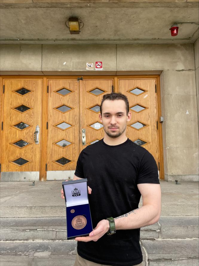 Gabriel Thibodeau, bourses médaille du Lieutenant-gouverneur - offerte par Desjardins
