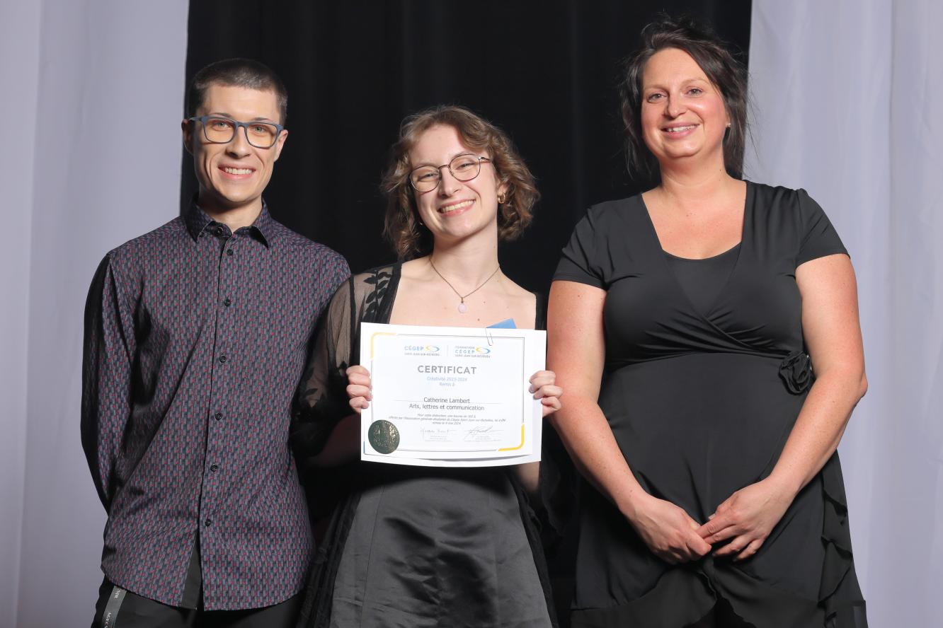 Catherine Lambert, créativité - offerte par l'Association générale étudiante du Cégep Saint-Jean-sur-Richelieu