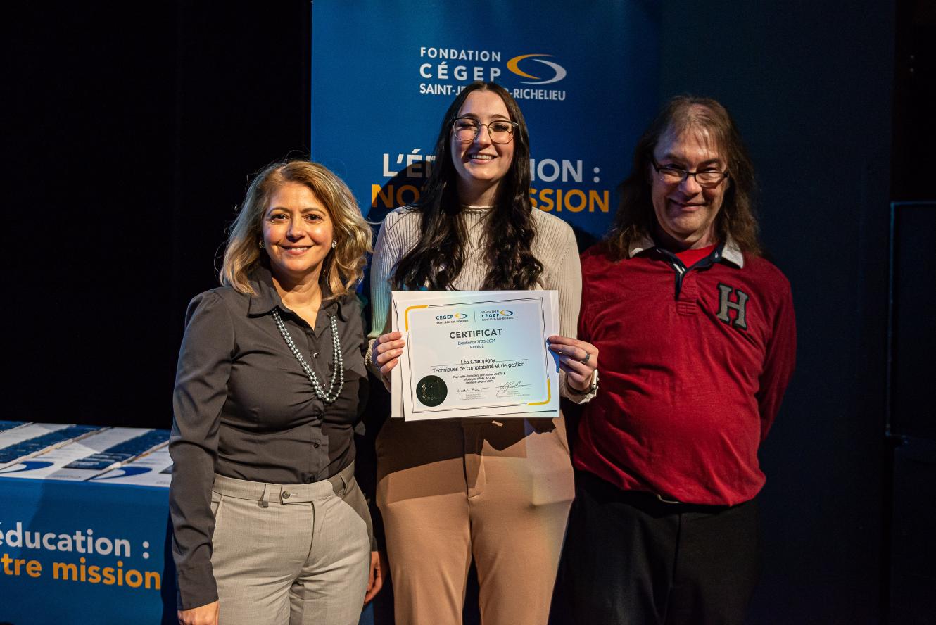 Léa Champigny, excellence - offerte par KPMG