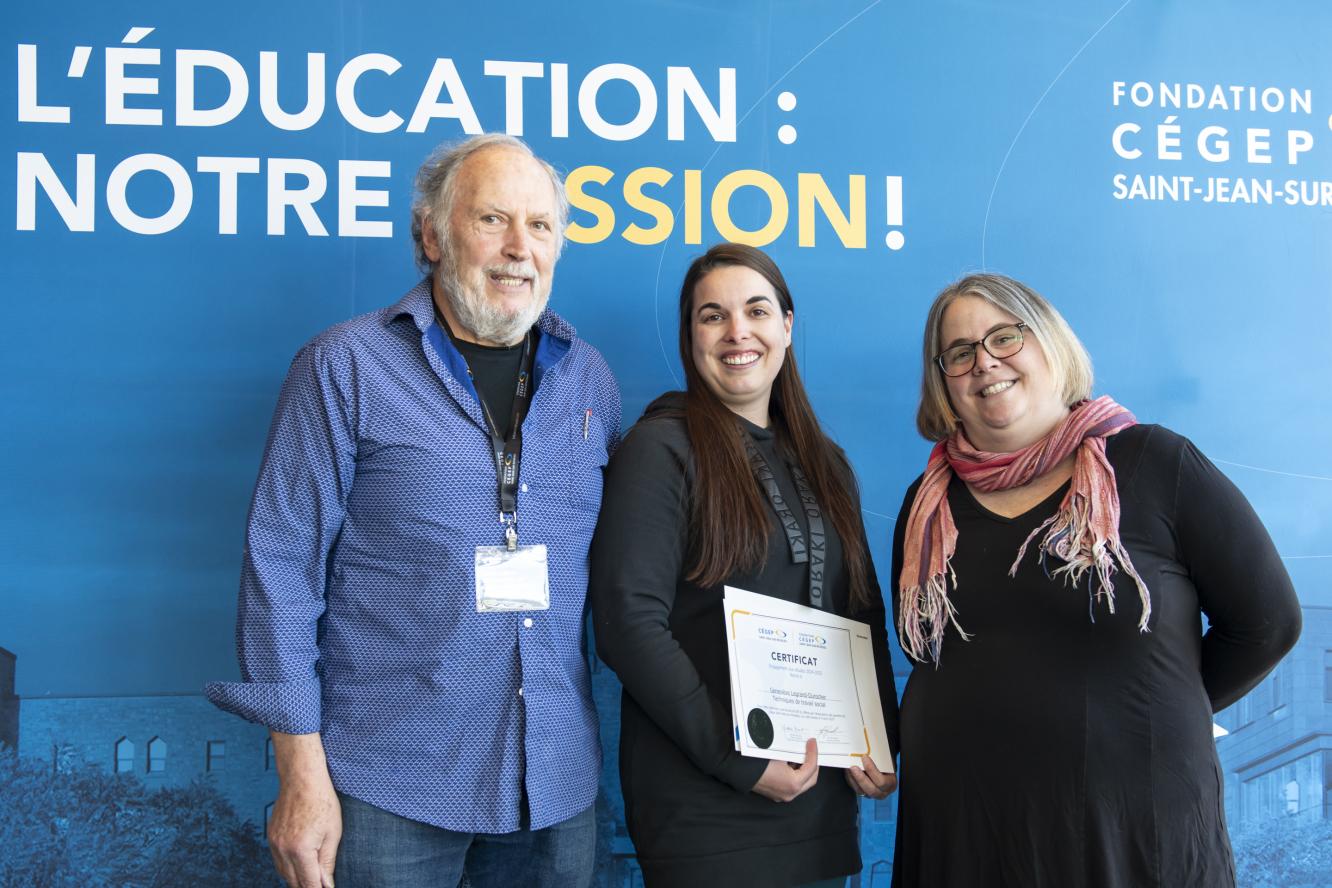Geneviève Legrand-Durocher, engagement aux études - offerte par l'Association des parents du Cégep Saint-Jean-sur-Richelieu