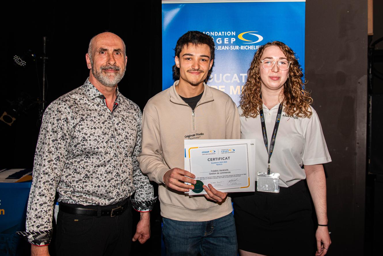 Frédéric Verstricht, excellence - offerte par l'Association générale des étudiant·es du Cégep Saint-Jean-sur-Richelieu et Jean Piché