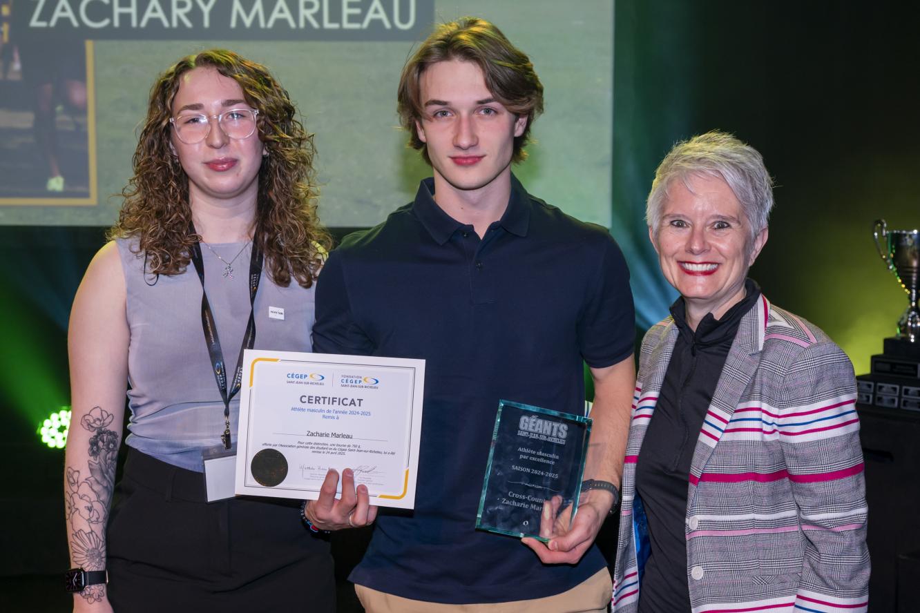Zacharie Marleau, athlète masculin de l'année - offerte par l'Association générale des étudiant·es du Cégep Saint-Jean-sur-Richelieu