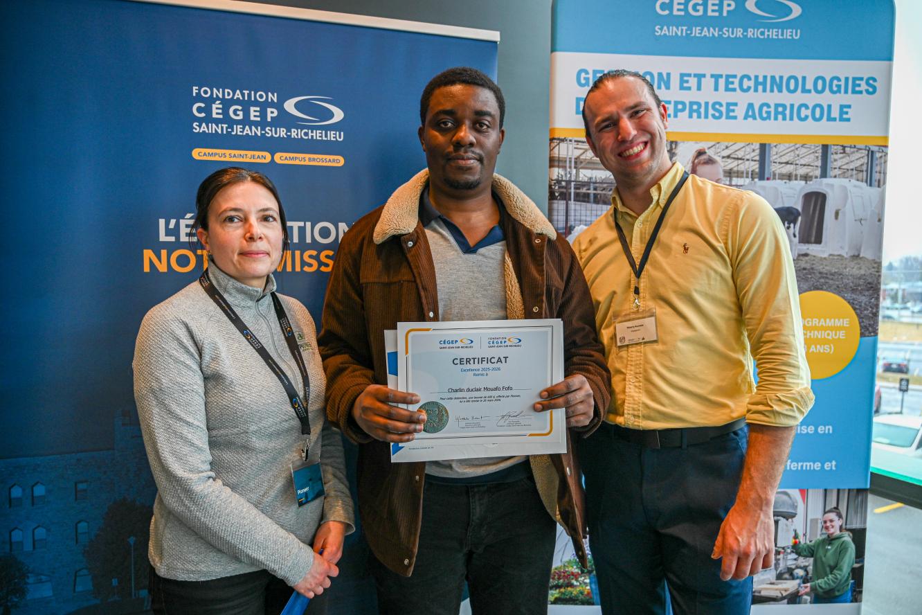 Charlin Duclair Mouafo Fofo - offerte par Pioneer