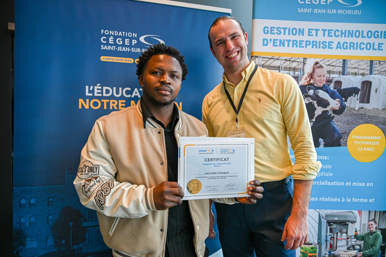 Ivan-Sostel Tcheugoué - offerte par la Fondation Agria