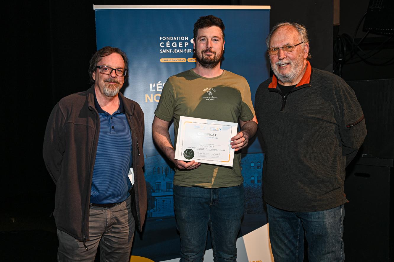 Mathieu Lefrançois, engagement aux études - offerte par l'Association des parents du Cégep Saint-Jean-sur-Richelieu