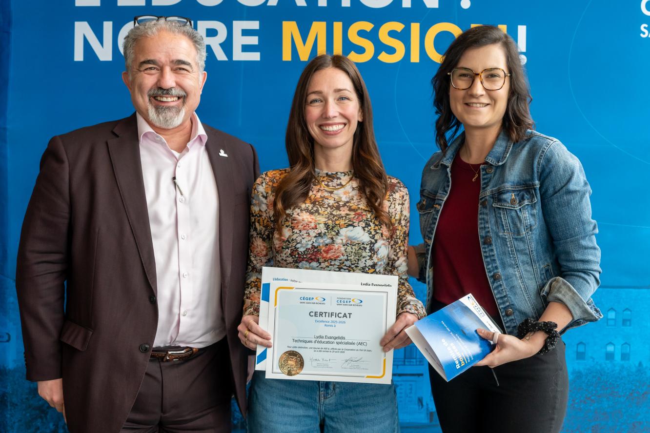 Lydia Evangelidis, excellence - offerte par la Corporation du Fort St-Jean