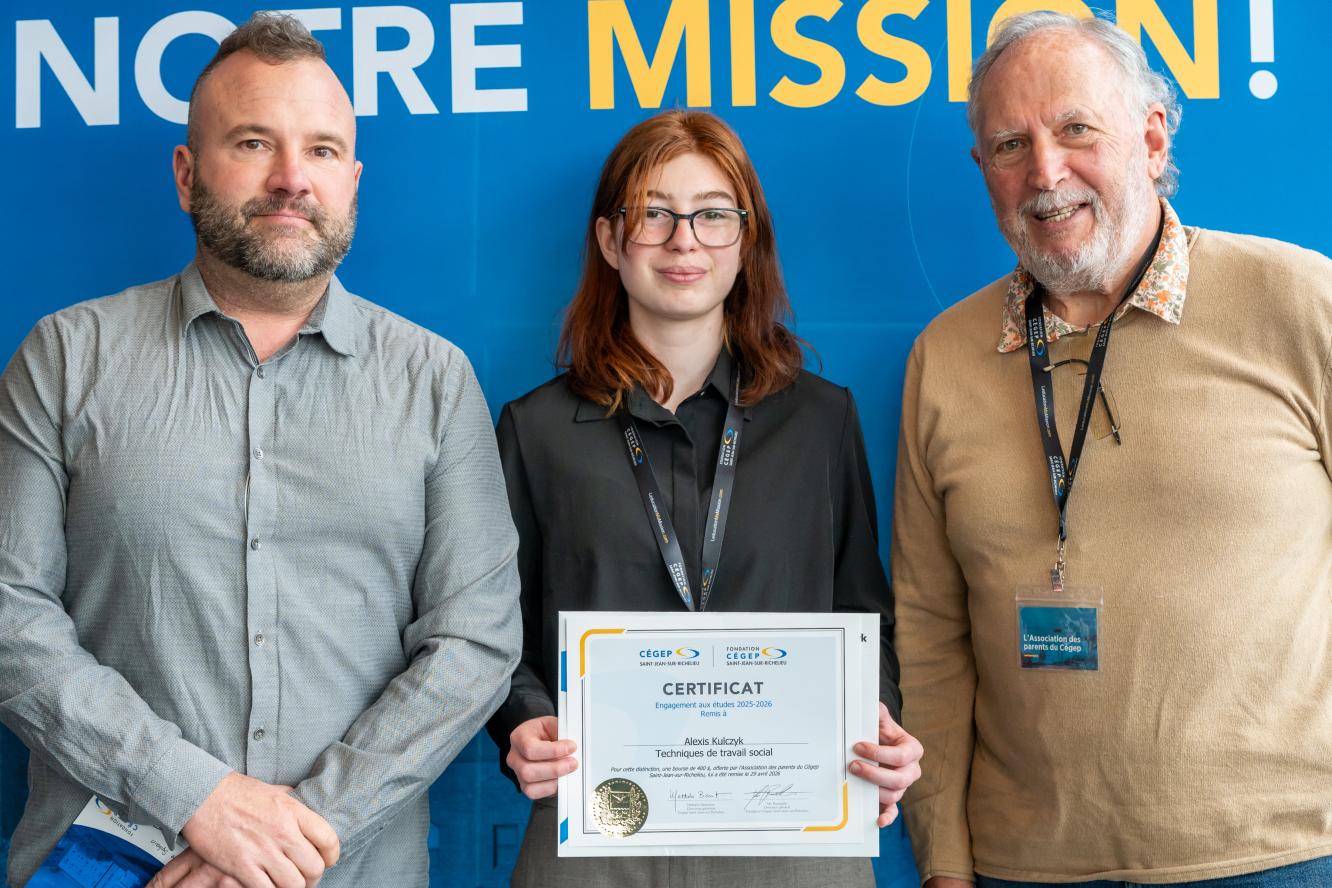 Alexis Kulczyk (représenté par Léo Lamontagne), engagement aux études - offerte par l'Association des parents du Cégep Saint-Jean-sur-Richelieu